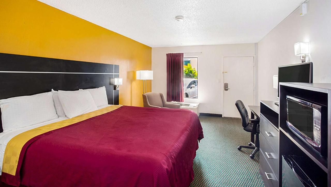 Magnuson Hotel Bradenton Ngoại thất bức ảnh