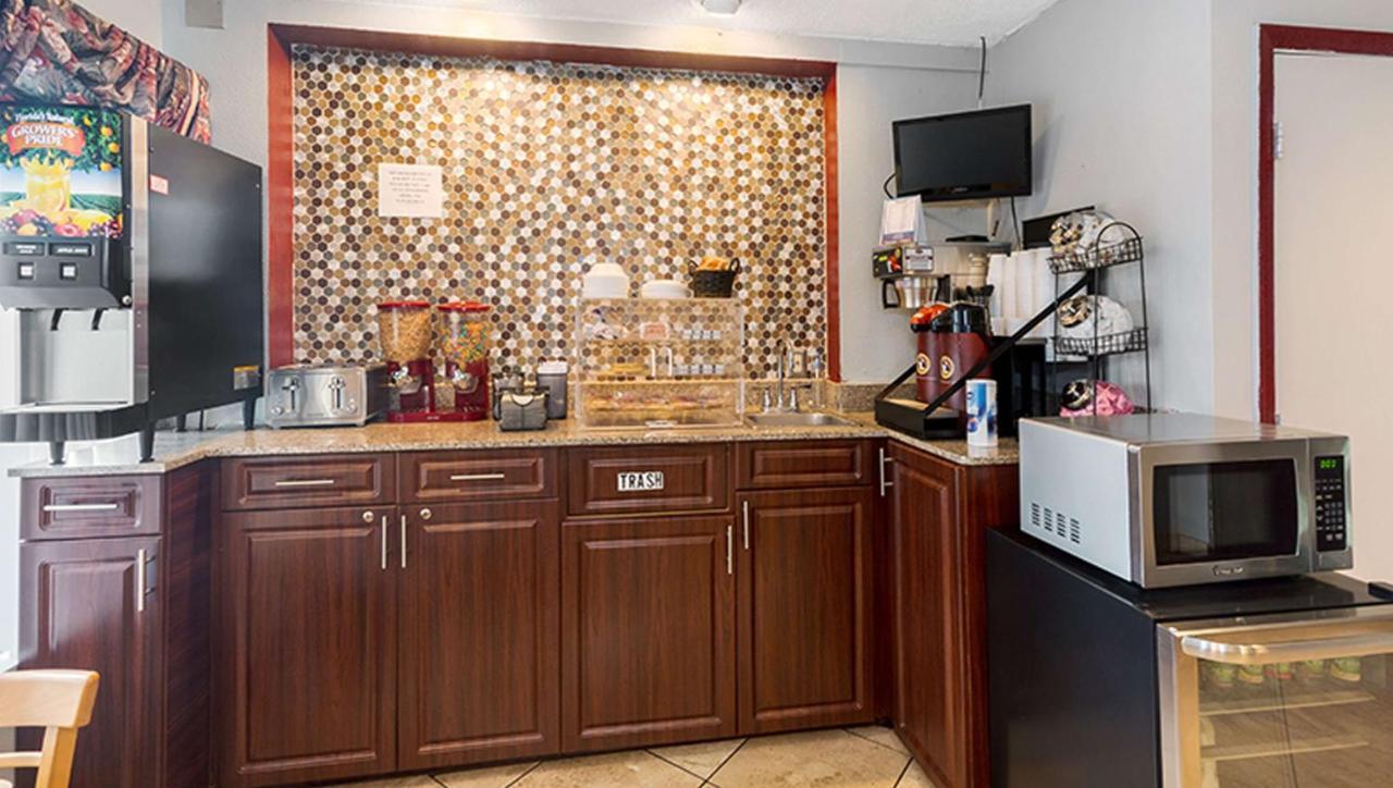 Magnuson Hotel Bradenton Ngoại thất bức ảnh