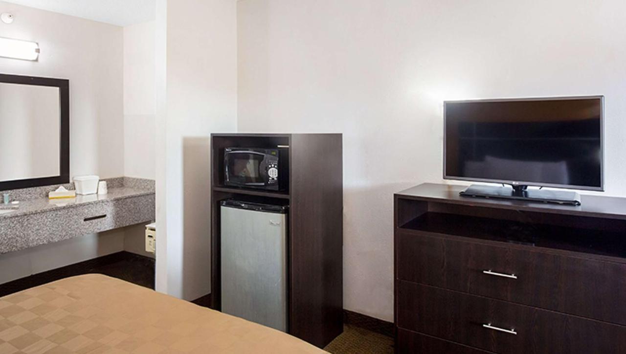 Magnuson Hotel Bradenton Ngoại thất bức ảnh