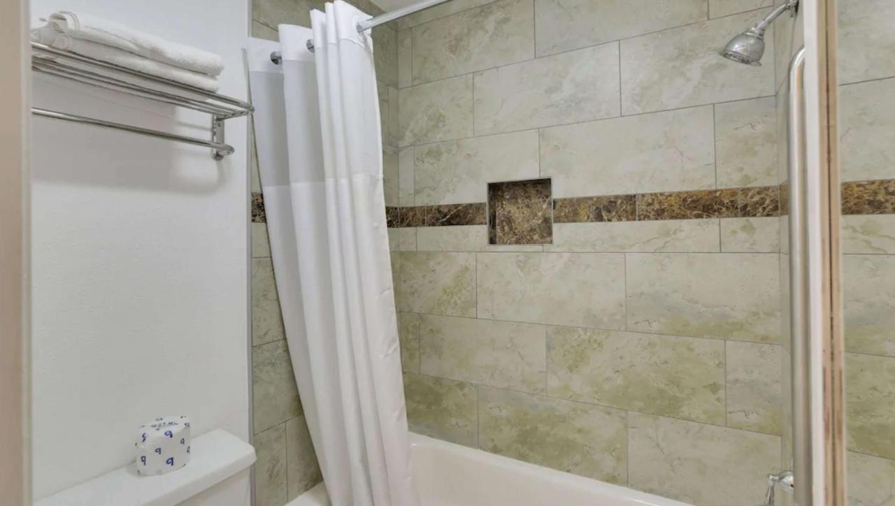 Magnuson Hotel Bradenton Ngoại thất bức ảnh