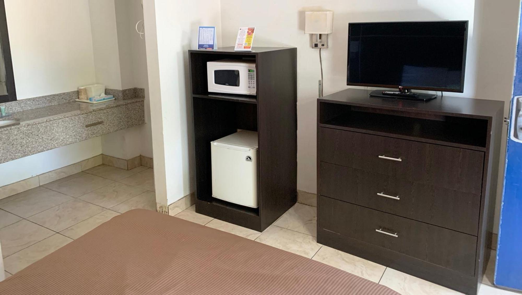 Magnuson Hotel Bradenton Ngoại thất bức ảnh