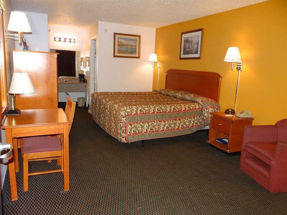 Magnuson Hotel Bradenton Ngoại thất bức ảnh