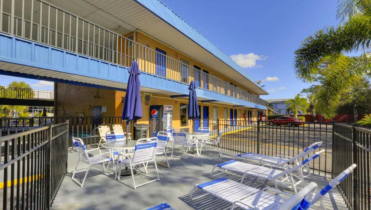 Magnuson Hotel Bradenton Ngoại thất bức ảnh
