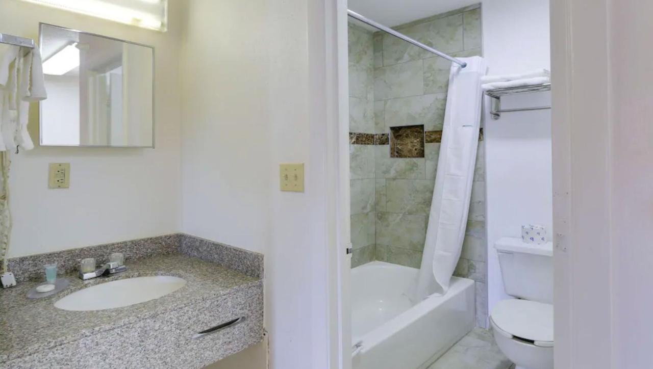 Magnuson Hotel Bradenton Ngoại thất bức ảnh
